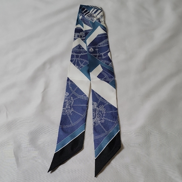 Hermès Springs Silk Twilly In Marine, Creme, And Petrole - Picture 3 of 4